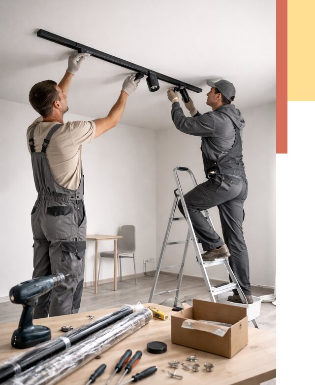 Установка трековых светильников в натяжной потолок в Новосибирске от 4270 руб. | ОТДЕЛОЧНИК-Нвс